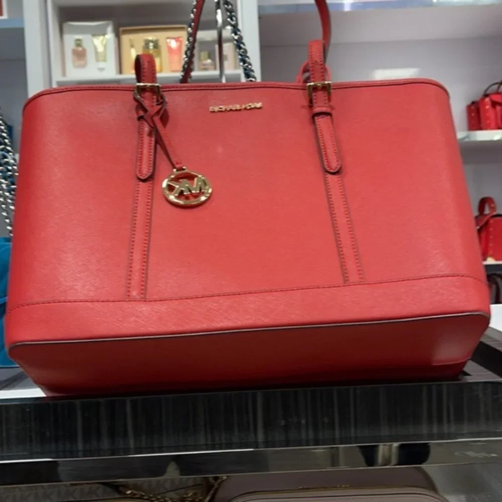 Michael Kors Jet Set Travel Large Top Zip Tote Leather